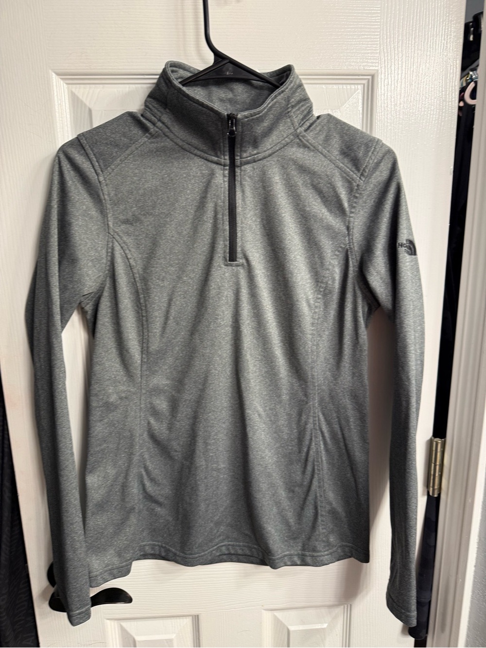 The North Face Women's Gray Quarter-Zip Performance Pullover size small